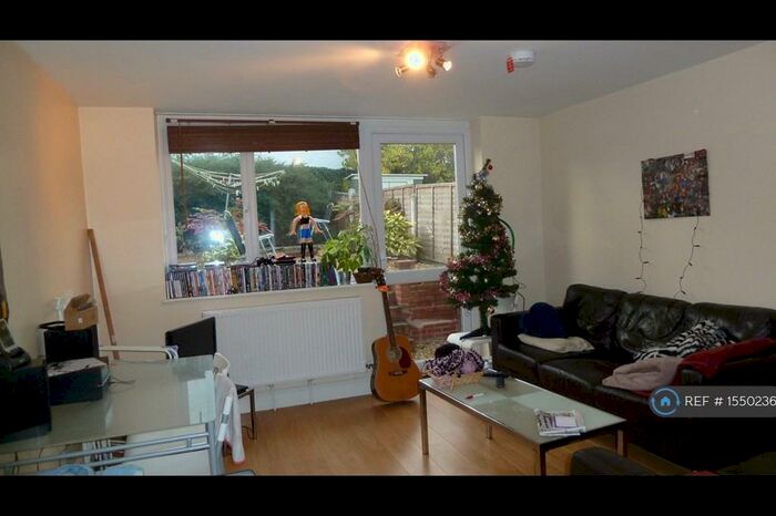 5 Bedroom Terraced House To Rent In Somerset Road, Southampton, SO17