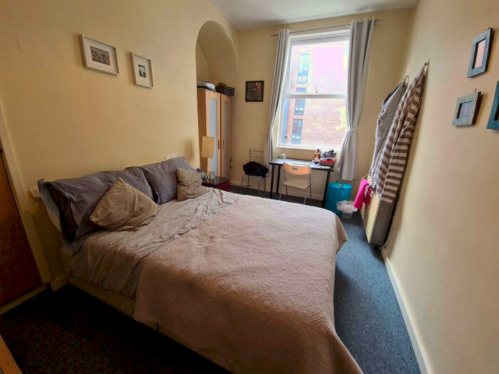 1 Bedroom Flat To Rent In Moorland Road, Leeds, LS6