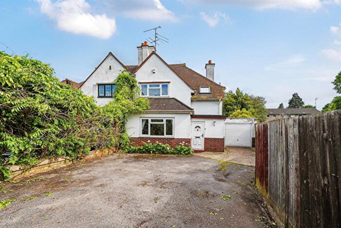 3 Bedroom Semi-Detached House To Rent In Tilehurst Road, Reading, RG1