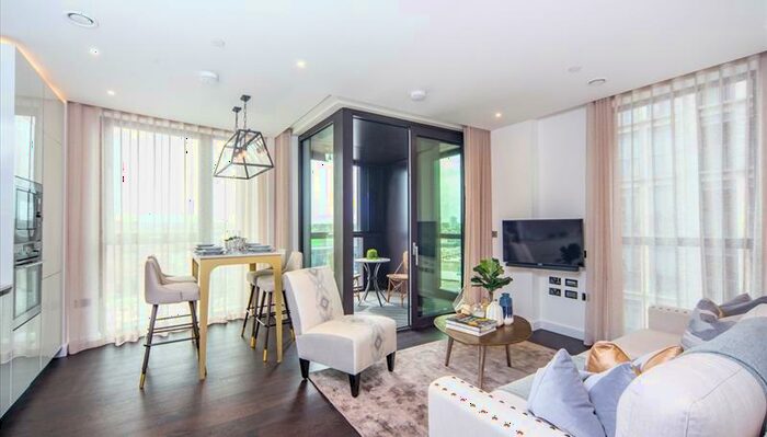 2 Bedroom Apartment To Rent In Thornes House, Charles Clowes Walk, London, SW11