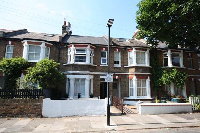 2 Bedroom Flat To Rent In Fraser Street, London, W4