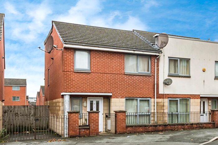 3 Bedroom Semi-Detached House For Sale In Falconwood Way, Manchester, M11