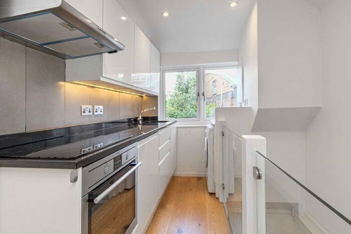 1 Bedroom Flat To Rent In Staines Road, Twickenham, TW2