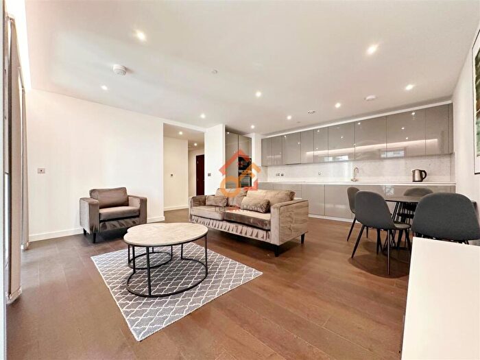 2 Bedroom Flat To Rent In Denver Building, Malthouse Road, London, SW11