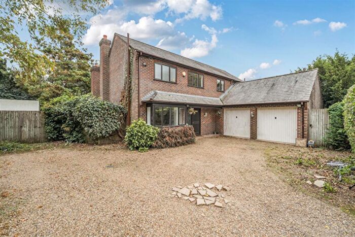 4 Bedroom Detached House For Sale In The Hamlet, Gallowstree Common, Reading, RG4