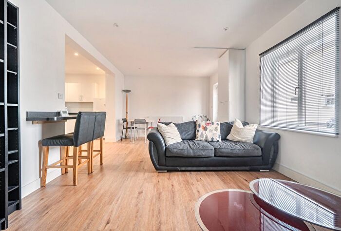 2 Bedroom Flat For Sale In North Street, Downend, Bristol, South Gloucestershire, BS16