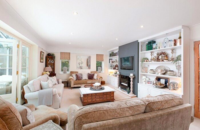 5 Bedroom Detached House For Sale In Chalk Lane, Hindon, Salisbury, SP3