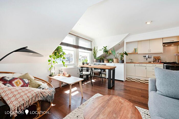 1 Bedroom Flat To Rent In Dunsmure Road, London, N16