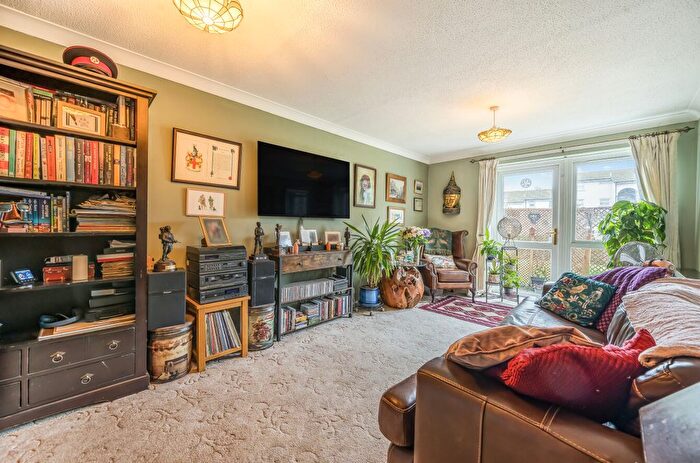 2 Bedroom Flat For Sale In Pebble Court, Paignton, Torbay, TQ4