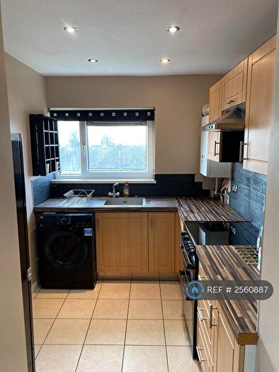 1 Bedroom Flat To Rent In Beechwood Drive, Woodford Green, IG8