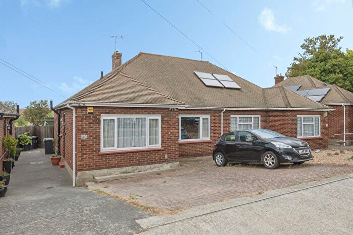 2 Bedroom Bungalow For Sale In Ridgeway Avenue, Gravesend, Kent, DA12