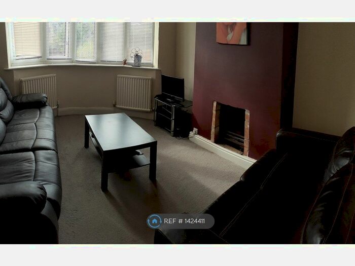 4 Bedroom Semi-Detached House To Rent In Broadlands Avenue, Keynsham, Bristol, BS31