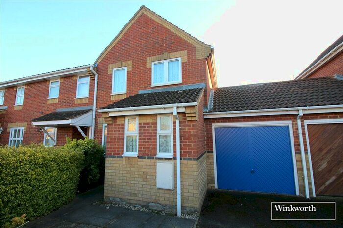 3 Bedroom End Of Terrace House To Rent In Rutherford Close, Borehamwood, Hertfordshire, WD6