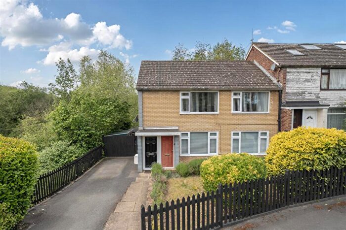 2 Bedroom Maisonette For Sale In Roseholme, Maidstone, ME16