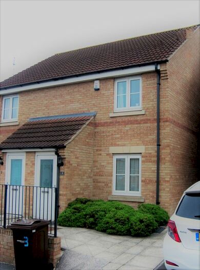 2 Bedroom Semi-Detached House To Rent In Honeysuckle Way, Castleford, WF10