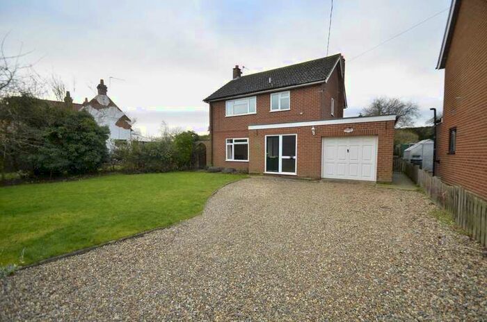 3 Bedroom House To Rent In The Street, Surlingham, NR14