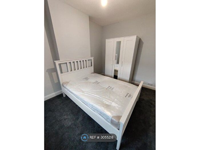 4 Bedroom Semi-Detached House To Rent In Warwick St, Nottingham, NG7