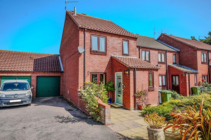 2 Bedroom End Of Terrace House For Sale In Cromwell Road, Cromer, NR27