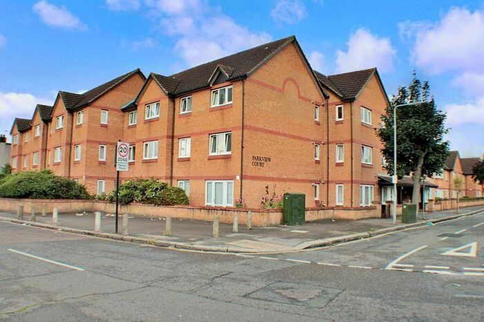 1 Bedroom Flat For Sale In Parkview Court, Brancaster Road, IG2