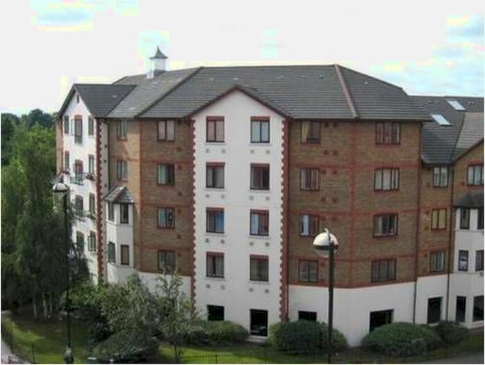 2 Bedroom Flat For Sale In Juniper Court, Hounslow, TW3