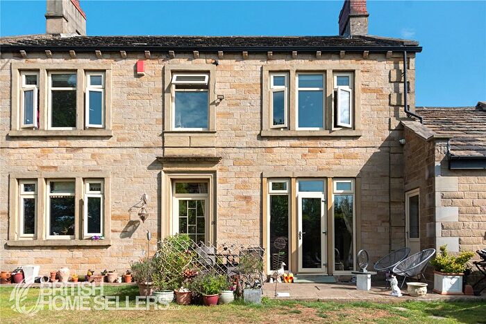 4 Bedroom Detached House For Sale In Halifax Road, Liversedge, West Yorkshire, WF15