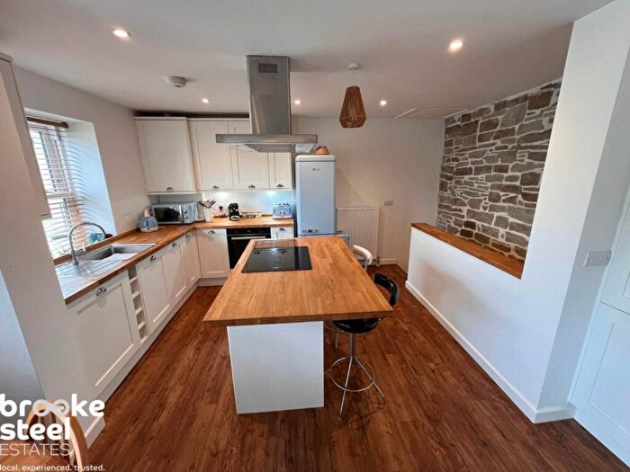 2 Bedroom Cottage To Rent In Sarah Street, Edenfield, BL0