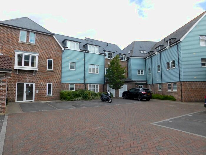 2 Bedroom Flat To Rent In Broadacre Place, Fareham, PO14