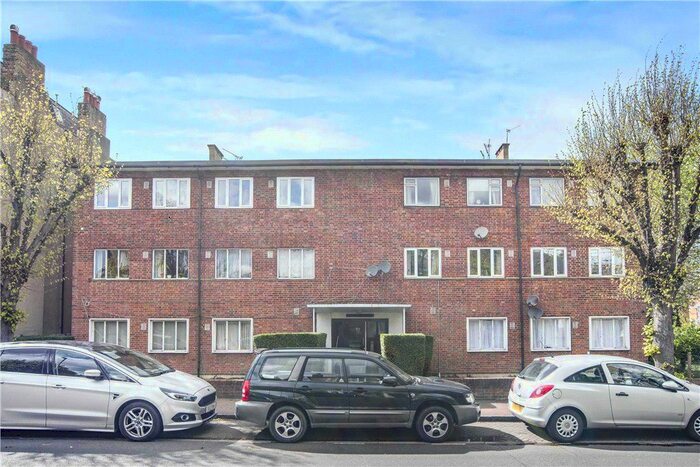 3 Bedroom Flat To Rent In Oxford Road, Putney, SW15