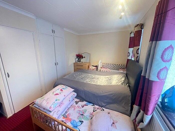 2 Bedroom Flat For Sale In Church Lane, London, NW9