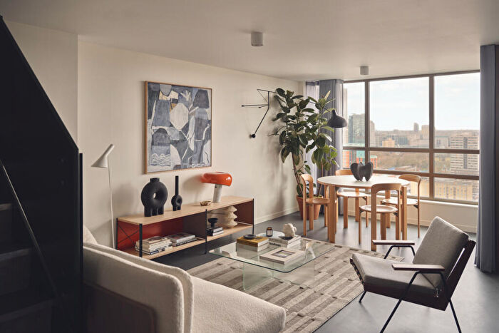 2 Bedroom Flat To Rent In Balfron Tower, St Leonards Road, London, E14