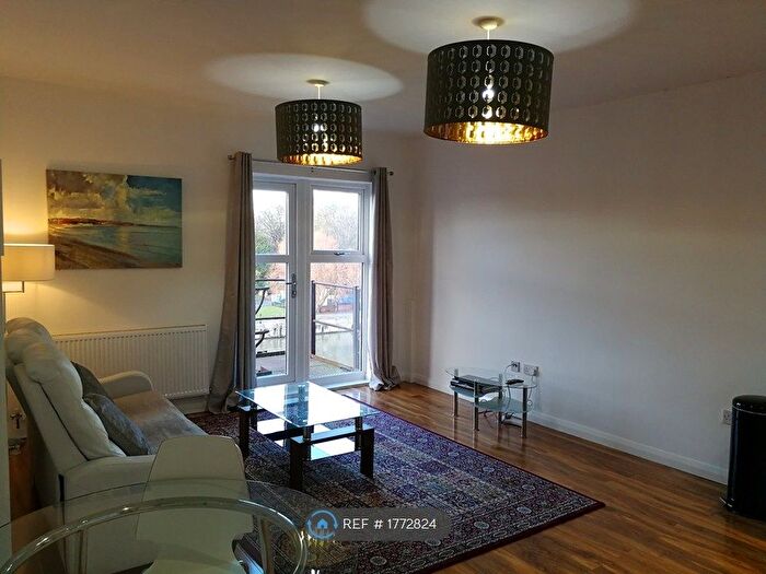2 Bedroom Flat To Rent In Hull Marina, Hull, HU1