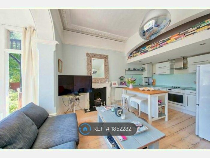 1 Bedroom Flat To Rent In Mowbray Road, London, SE19