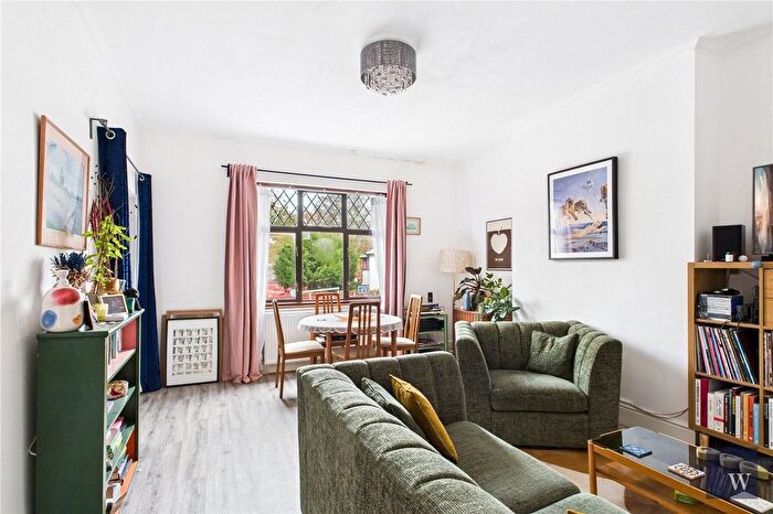 2 Bedroom Flat For Sale In Becmead Avenue, London, SW16