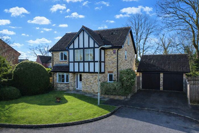 5 Bedroom Detached House For Sale In Argente Close, Fleet, GU51