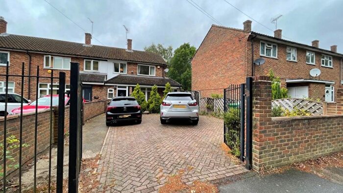 2 Bedroom End Of Terrace House For Sale In Wentworth Avenue, Slough, SL2