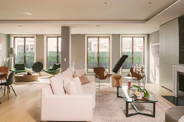 3 Bedroom Flat To Rent In Cheyne Terrace, Chelsea Manor Street, London, SW3