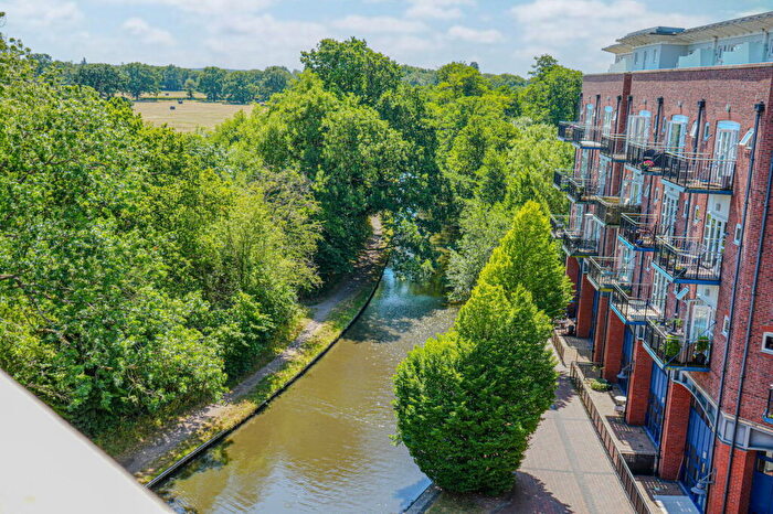 3 Bedroom Penthouse For Sale In Waters Edge, Dickens Heath, Solihull, B90
