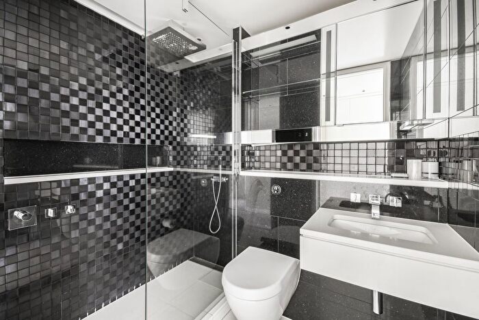 2 Bedroom Flat For Sale In Moor Lane, London, EC2Y
