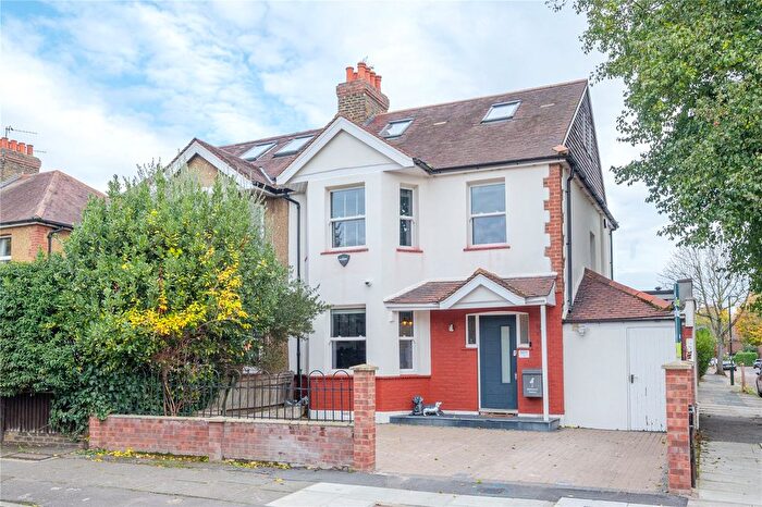 4 Bedroom Semi Detached House For Sale In Marksbury Avenue, Surrey, TW9