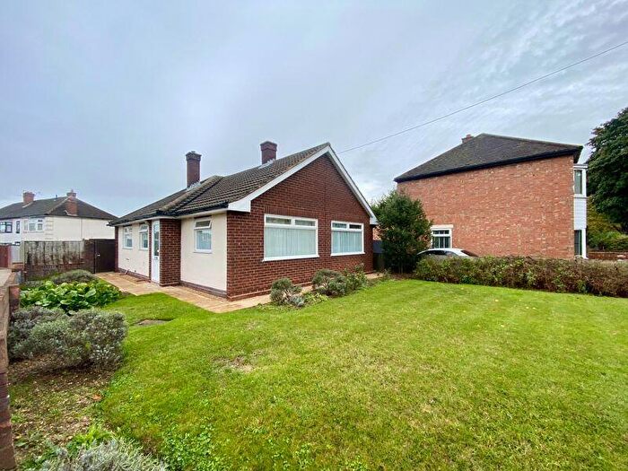 2 Bedroom Detached Bungalow For Sale In Broad Avenue, Bedford, MK42