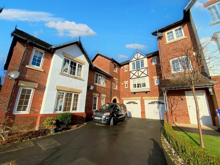 2 Bedroom Flat To Rent In Oliver Fold Close, Worsley, M28