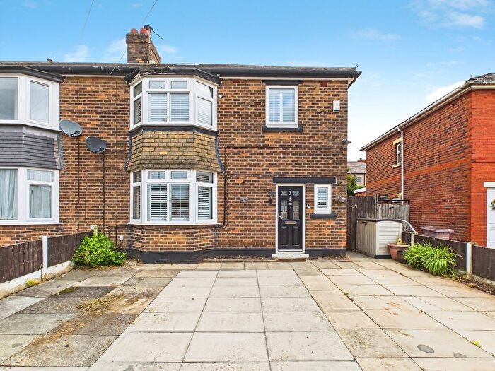 4 Bedroom Semi Detached House For Sale In Central Drive, Haydock, WA11
