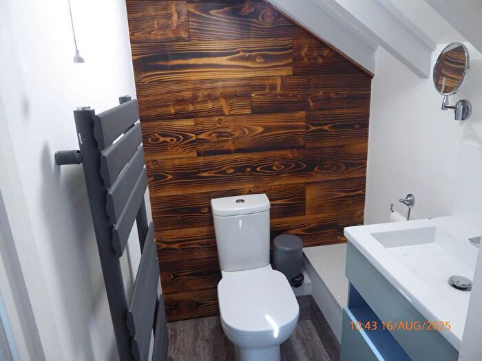 2 Bedroom Detached House To Rent In Llanddowror, St Clears, SA33