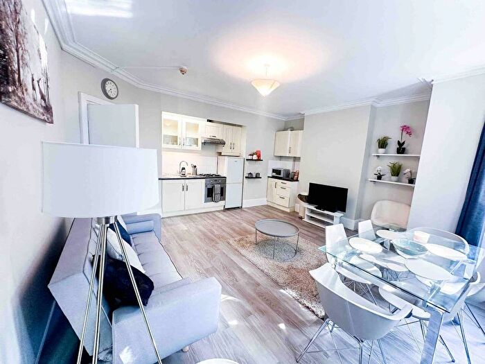 2 Bedroom Flat To Rent In Reading, RG1