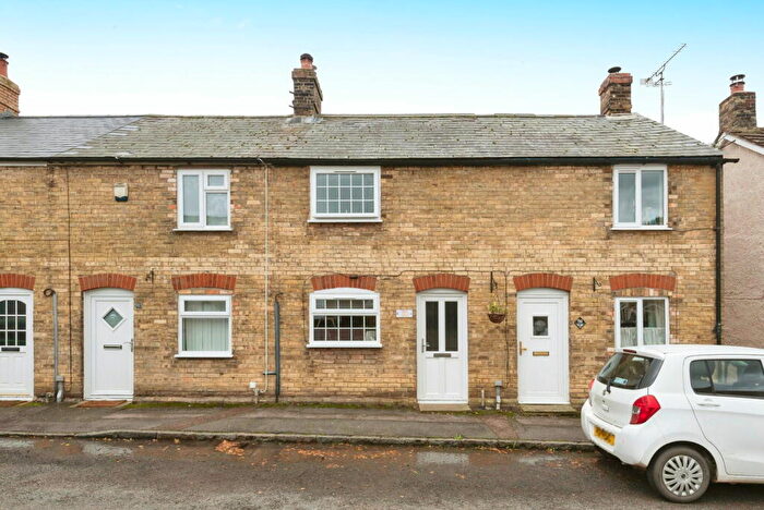 2 Bedroom Terraced House For Sale In Hillfoot Road, Shillington, Hitchin, SG5