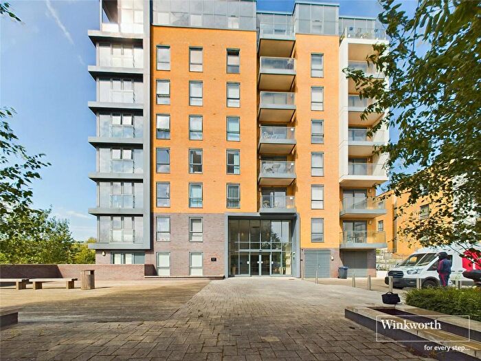 1 Bedroom Apartment For Sale In Drake Way, Reading, Berkshire, RG2