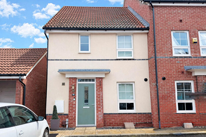 3 Bedroom End Of Terrace House For Sale In Brothers Avenue, Worthing, BN13