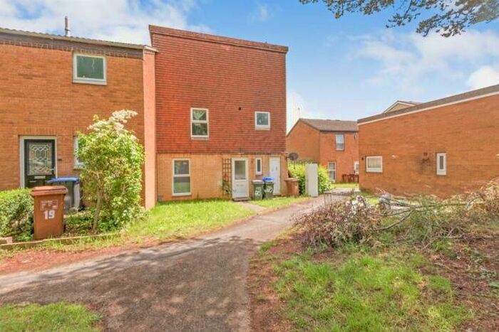 3 Bedroom House To Rent In Bellropes Square, Northampton, NN3