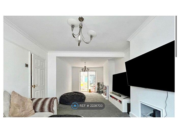 3 Bedroom End Of Terrace House To Rent In Crown Road, Sittingbourne, ME10