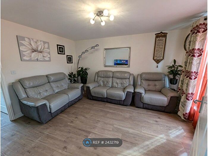 3 Bedroom End Of Terrace House To Rent In Madura Gardens, Whitehouse, Milton Keynes, MK8